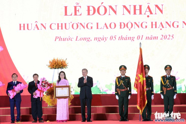 Tổng Bí thư Tô Lâm dự kỷ niệm 50 năm Ngày giải phóng Phước Long - Ảnh 1.